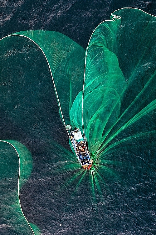 drone shots taken in vietnam stun the world at the drone photo awards 2020